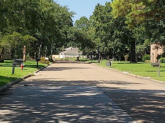 4th image of 1422 Ash Meadow Dr