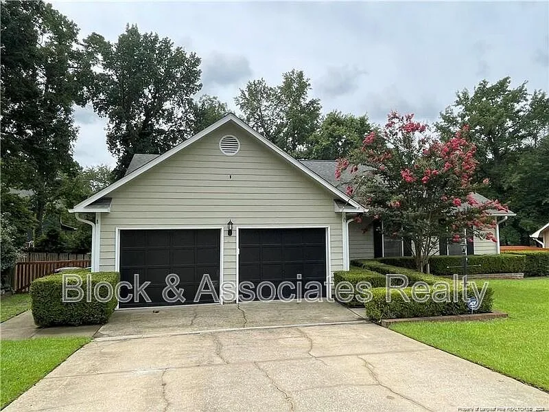 673 Georgetown Cir