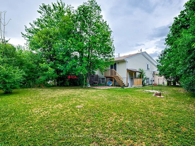 12 Moonbeam Grv #LOWER LEVEL — Photo 10