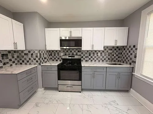 72 Rock St #2 Photo 1