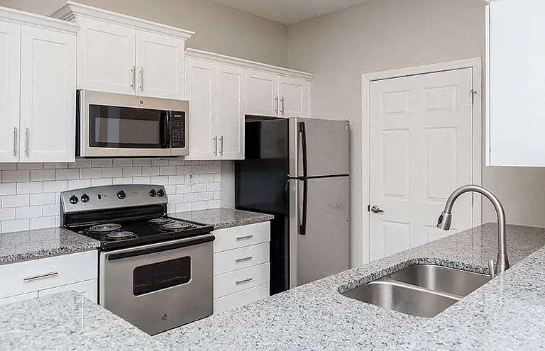 Grand Oasis Apartment Homes — Photo 1
