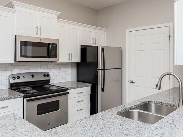 Grand Oasis Apartment Homes