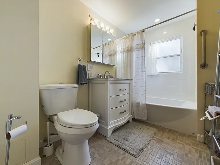 773 E 6th St #2 — Photo 13