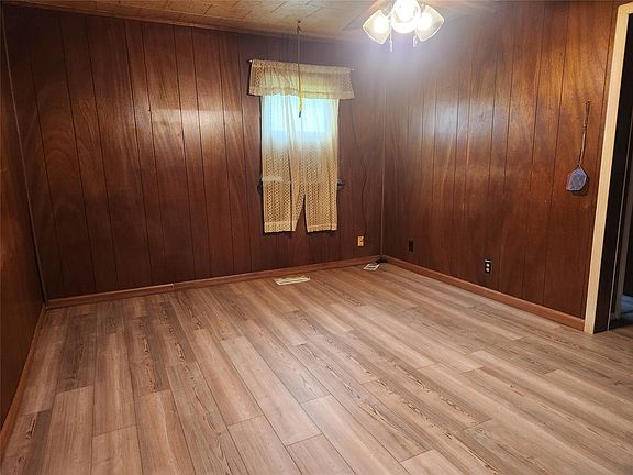 5th image of 709 Streeter St S