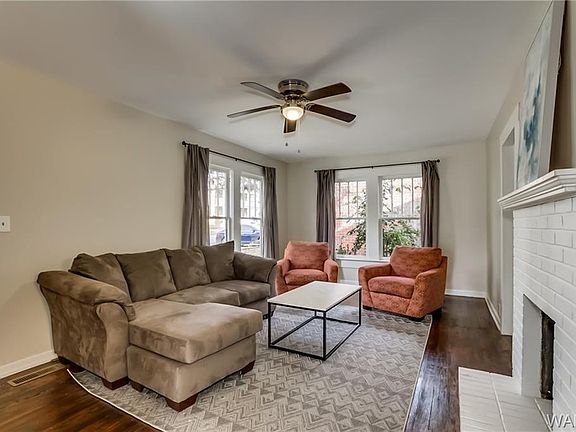 3rd image of 1601 18th Ave E