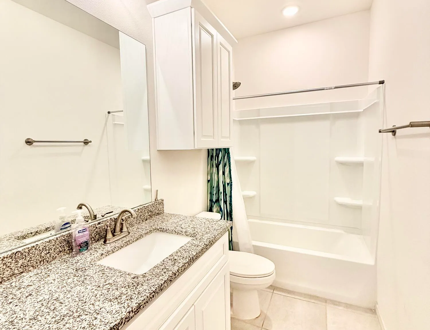 3 bed, 2.0 bath, 1895 sqft, $2,650 — Photo 4