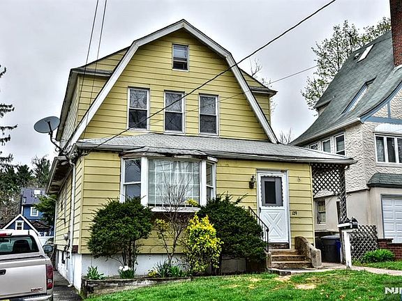 3rd image of 129 South St