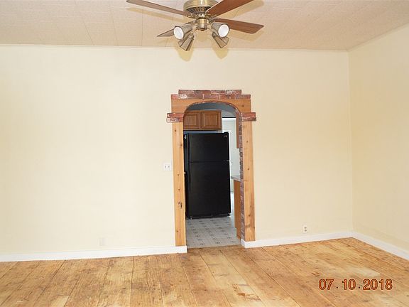 5th image of 205 E Burns St