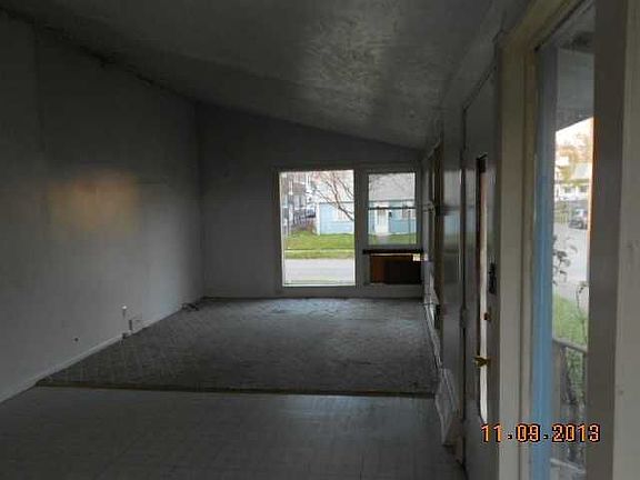 5th image of 12612 Benham Ave