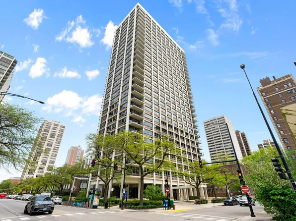 88 W Schiller St APT 404L, Chicago, IL 60610