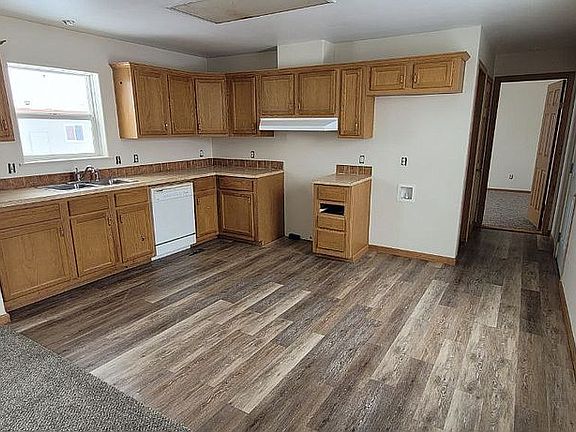 4th image of 409 Mountain View Dr