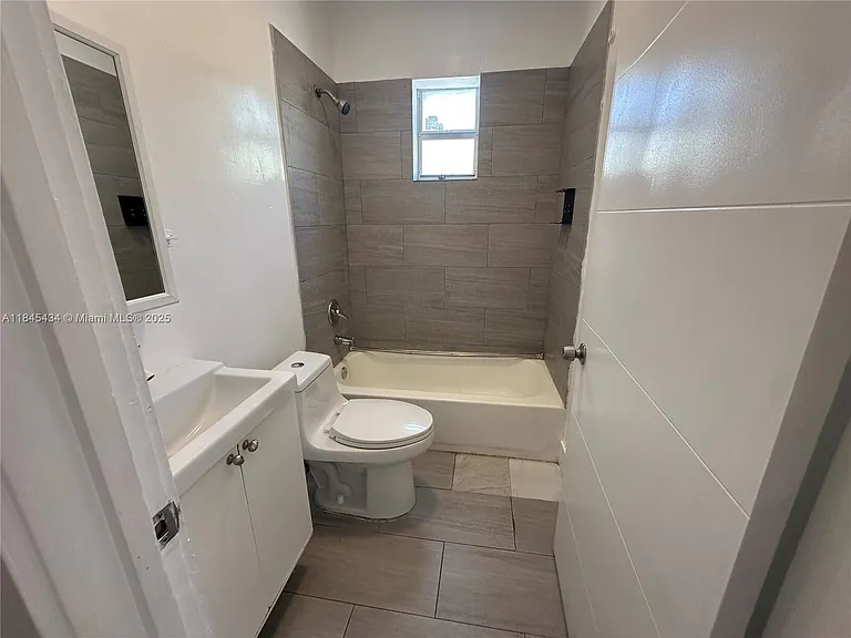 267 NW 33rd St #1 — Photo 9