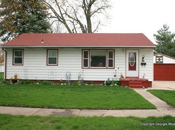2nd image of 1107 Erie St