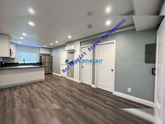 3rd image of 6238 Stanley Ave