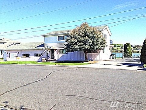 1st image of 2601 W Lakeside Dr
