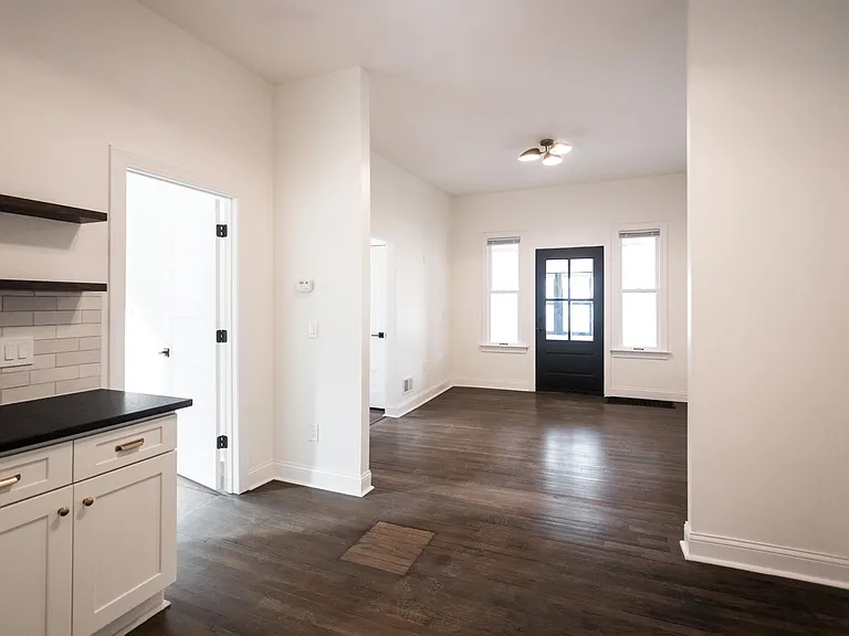 1431 Brooklyn St #1 — Photo 7