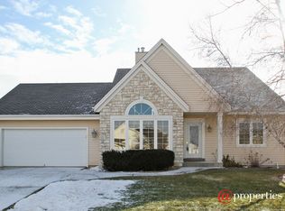 859 N Sandy Ln, Elkhorn, WI 53121