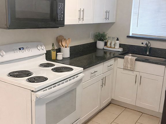 4th image of 1427 Otis St #3