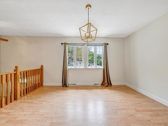 5th image of 1602 Glenwood Cir SE