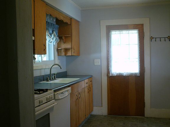 rear entry  into kitchen