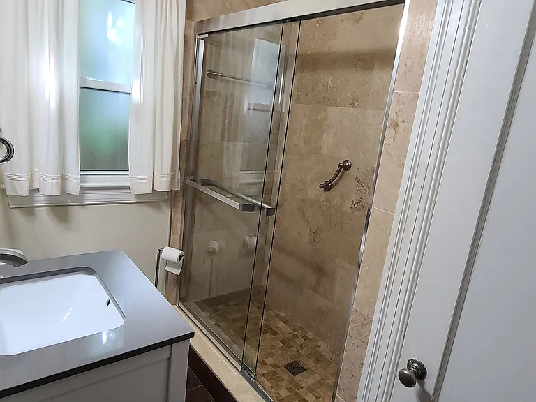 722 S Lake Formosa Dr — Photo 2