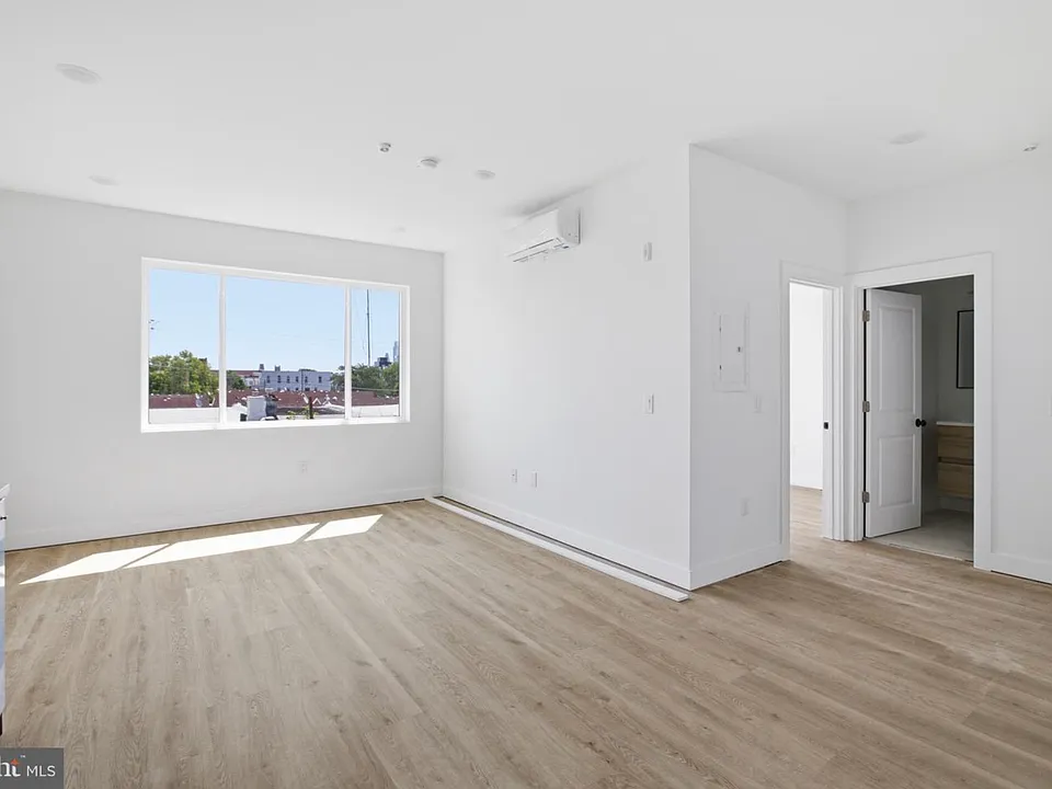 613 N Brooklyn St #4