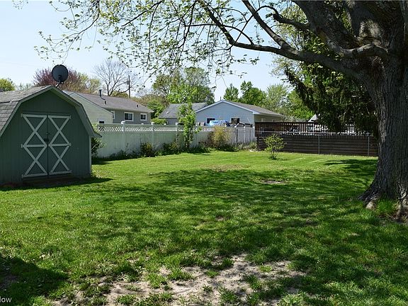 3rd image of 132 Waltz Dr