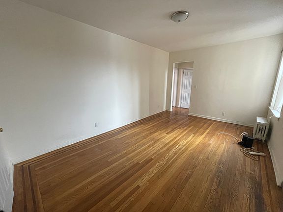 3rd image of 32-44 30th St #2