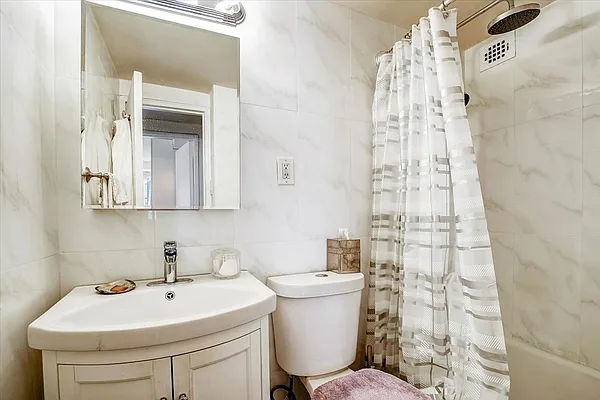 Rented by Redfin Real Estate | media 14