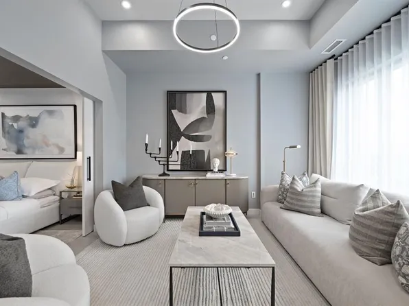 8375 S Broadcast Ave SW #103, Calgary, AB T3H 3V6