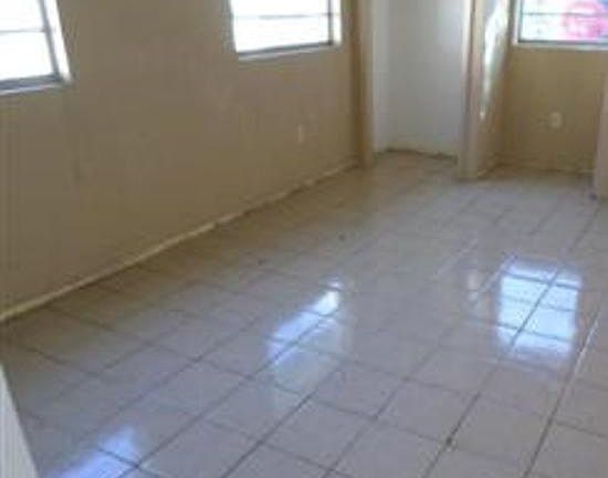 4th image of 2231 Ivey Ln