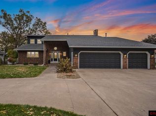 999 Shoreacres Dr, Fairmont, MN 56031