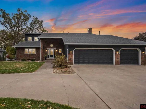 999 Shoreacres Dr, Fairmont, MN 56031