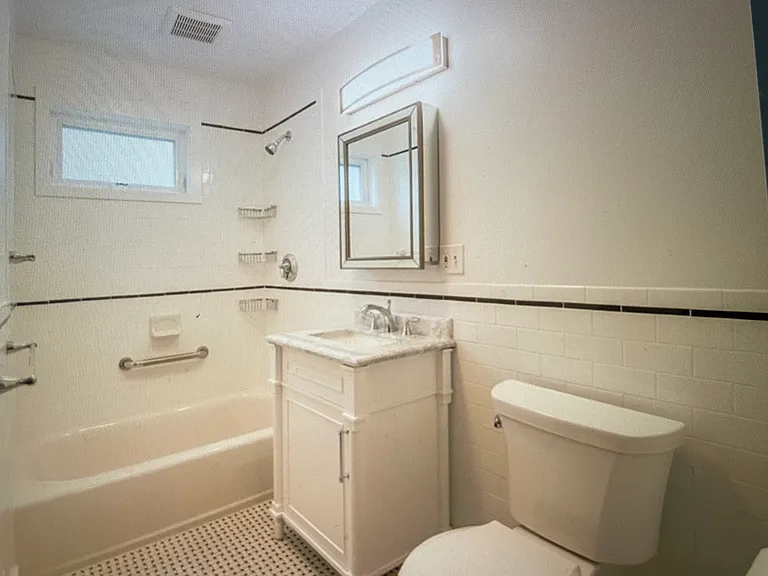 107 Lexington St #107 — Photo 8