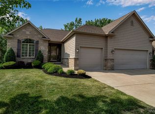 69 Hidden Creek Ct, Williamsville, NY 14221
