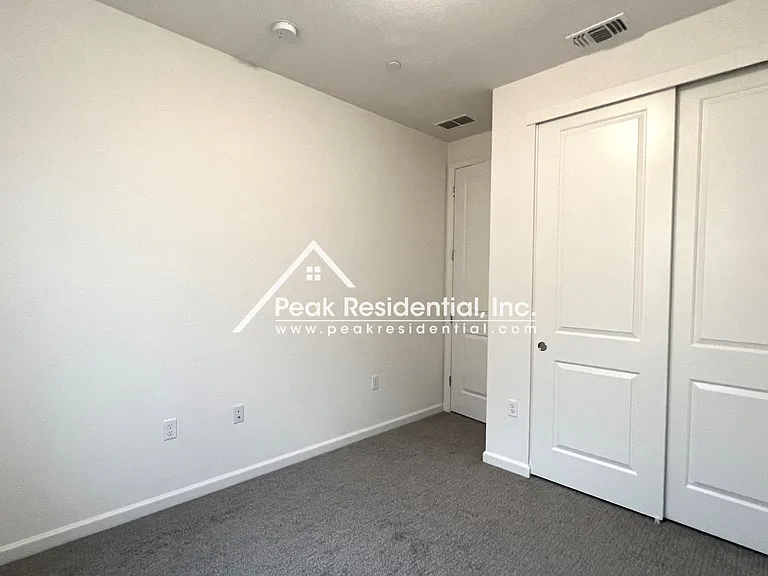 2943 Toulouse Walk — Photo 18
