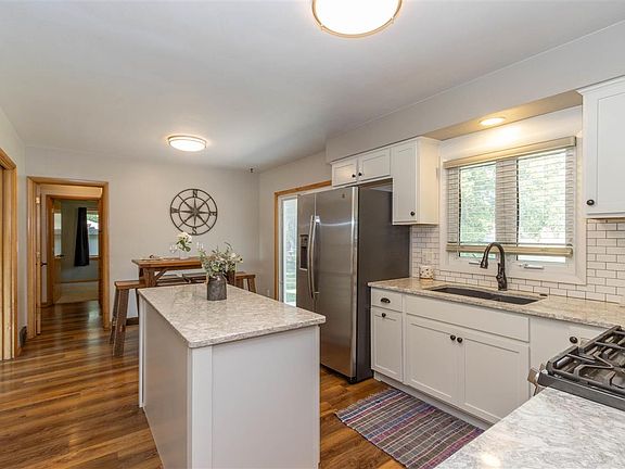 2nd image of 805 31st Ave