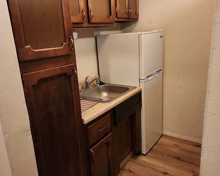 1021 S 1st St #8 — Photo 6