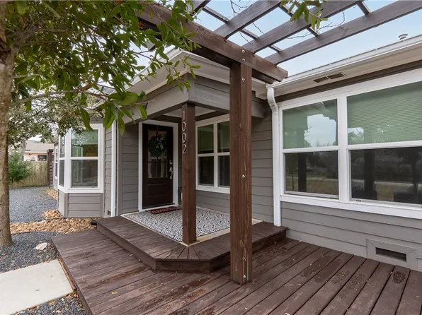 1002 Edgewood Dr, Bryan, TX 77802