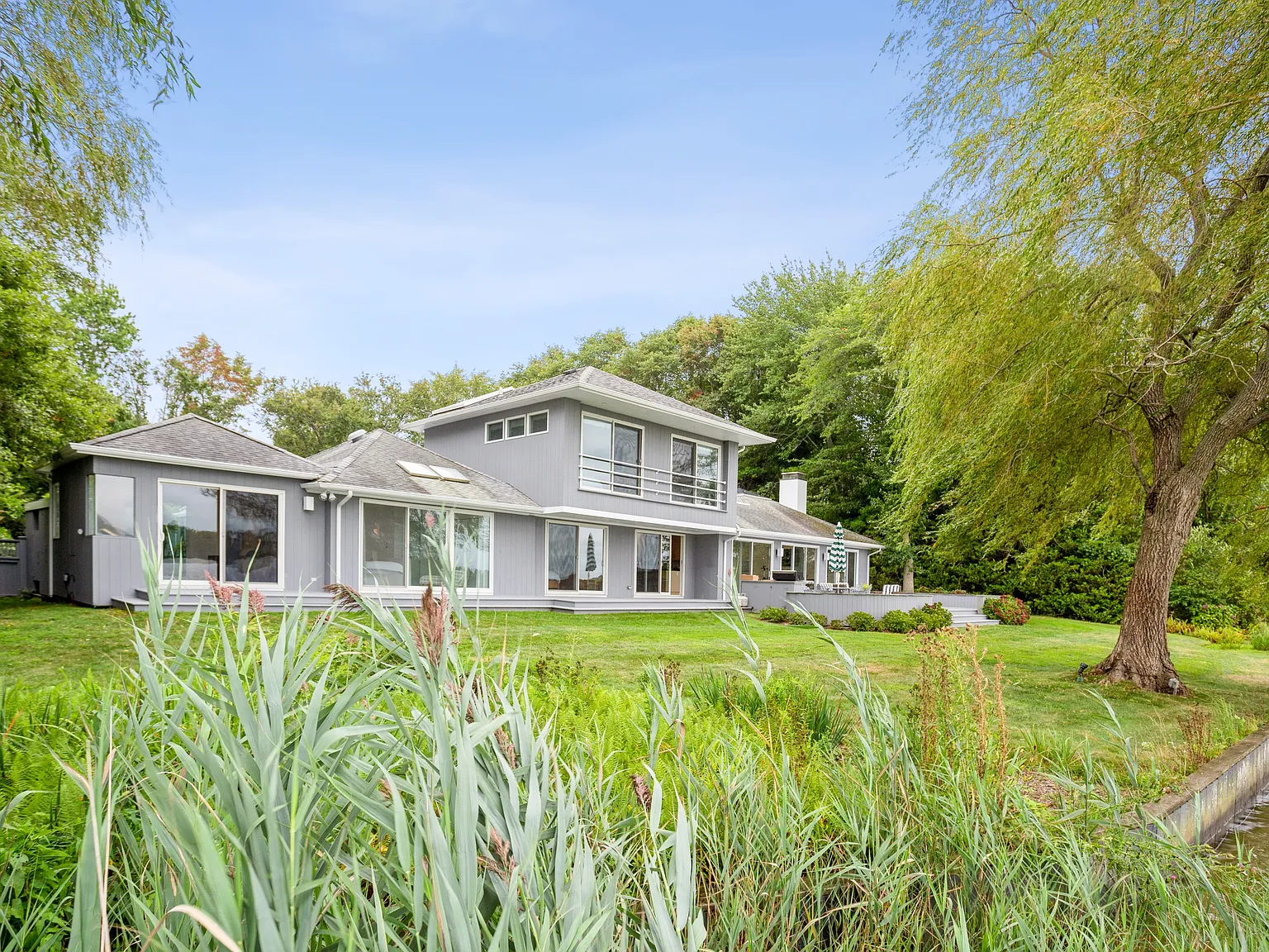 Mill Pond Estate Waterfront — Photo 3