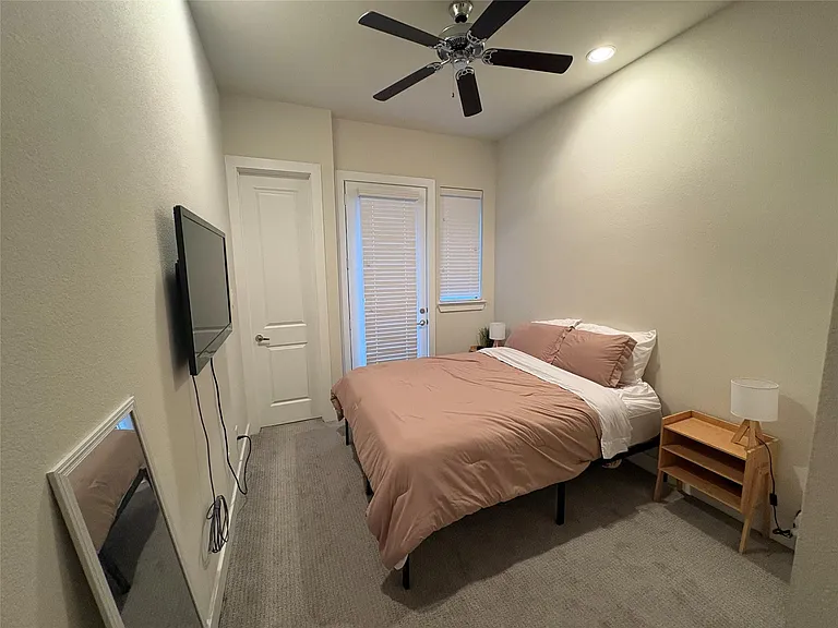 2616 Riverside Dr #B — Photo 16