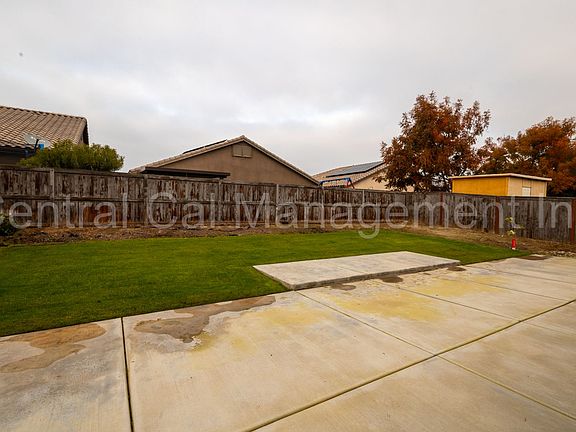5th image of 9430 Red Pine Dr