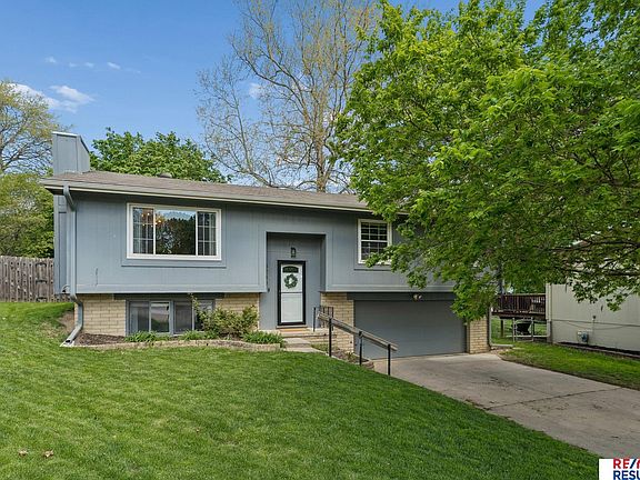 2nd image of 15230 Lincoln Cir