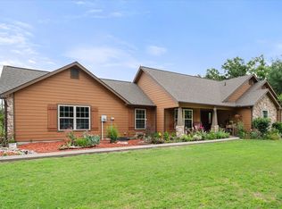 123 Clubhouse Dr, Corsicana, TX 75109