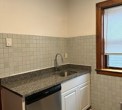 2nd image of 4541 N Hamilton Ave #1W