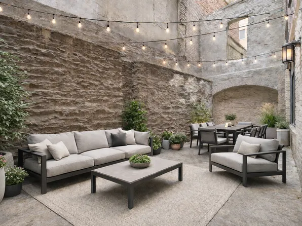 213 E 37th St, New York, NY