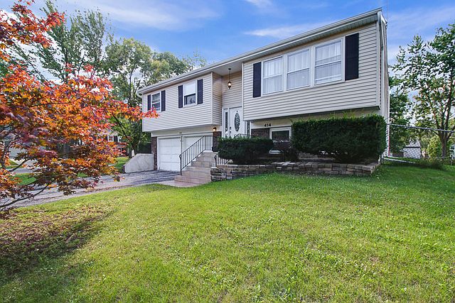 1st image of 414 Argyll Ln