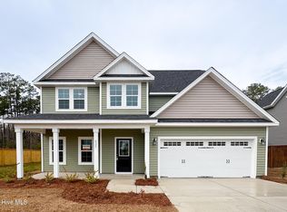 825 Cooke Dr, Hubert, NC 28539