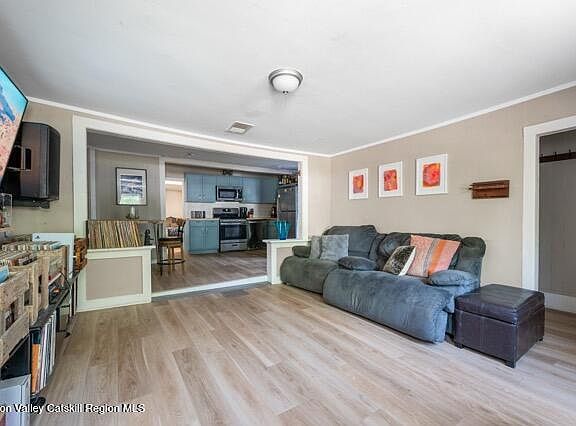 3rd image of 107 Spring Street