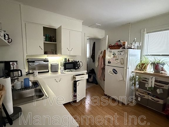 4th image of 188 North St APT 2